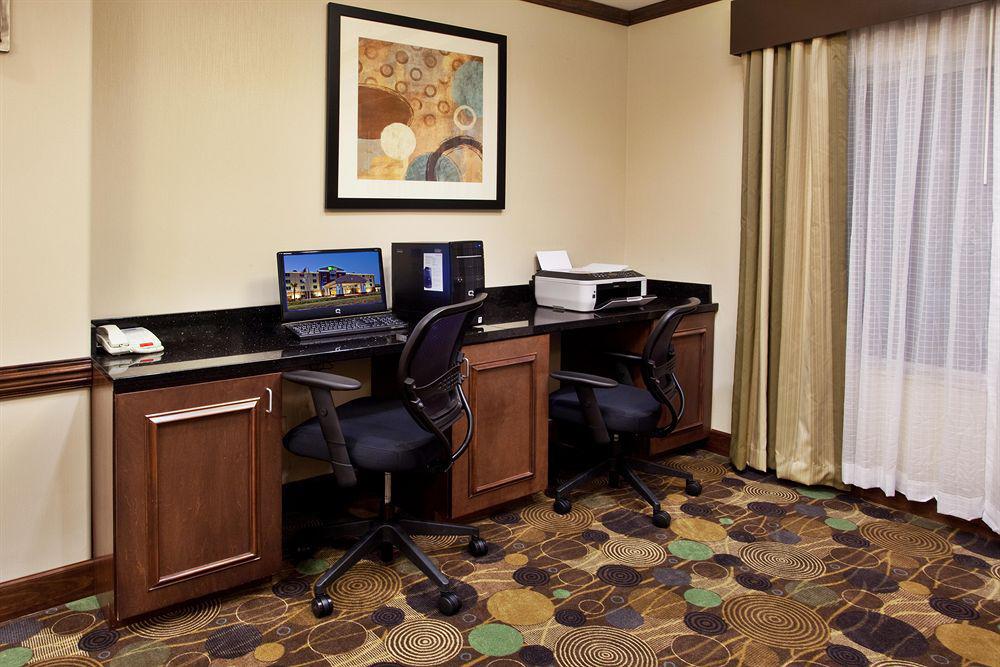 Holiday Inn Express & Suites Moultrie, An Ihg Hotel Facilities photo