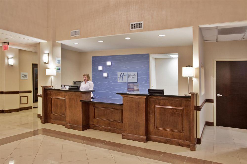 Holiday Inn Express & Suites Moultrie, An Ihg Hotel Interior photo